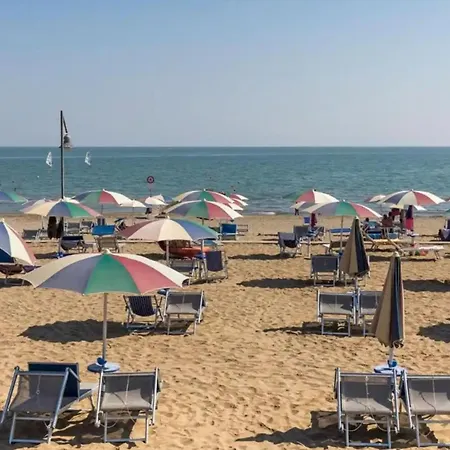 Colorful With Shared Pool * Porto Santa Margherita di Caorle
