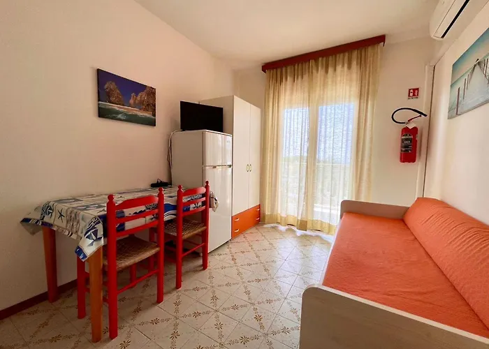 Colorful With Shared Pool Appartement Porto Santa Margherita