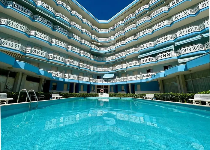 Apartamento Colorful With Shared Pool *