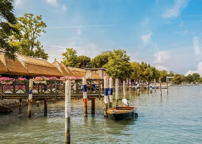 Colorful With Shared Pool Apartamento Porto Santa Margherita
